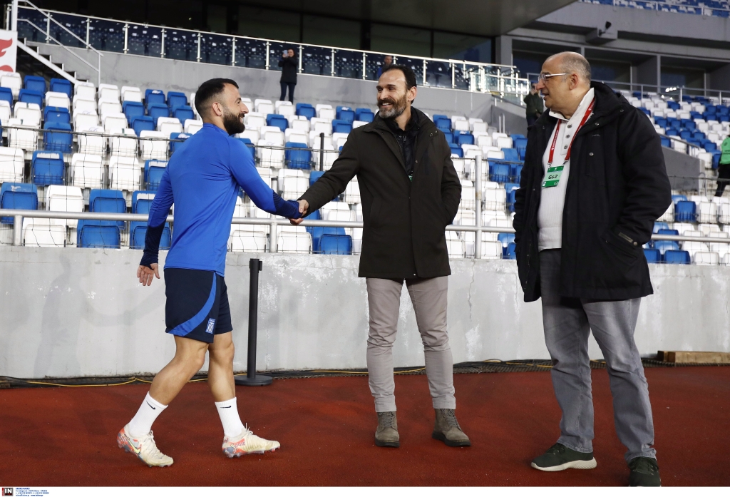 Ο Νίκος Νταμπίζας στην προπόνηση της Εθνικής