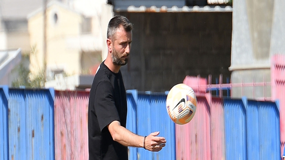Μαλεζάς: «Οι παίκτες του Μακεδονικού με βοηθούν να βγάζω τις ιδέες μου»