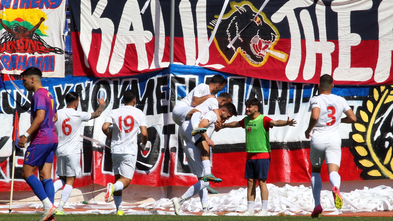 Ο Iστορικός αφήνει και τυπικά πίσω του το πρωτάθλημα της Γ' Εθνικής και επιστρέφει στις επαγγελματικές κατηγορίες.
