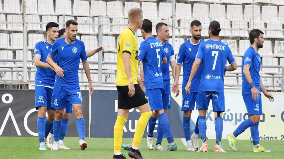Νίκη Βόλου, Παρί Σεν Ζερμέν, δοκιμαστικά, ακαδημίες