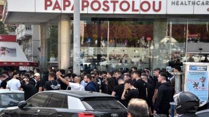 Οπαδοί του ΠΑΟΚ στην πορεία προς το «Μακεδονία Παλάς»