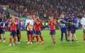 Οι παίκτες της Ισπανίας πανηγυρίζουν την πρόκριση στα προημιτελικά του Euro 2024 μετά το ματς με τη Γεωργία