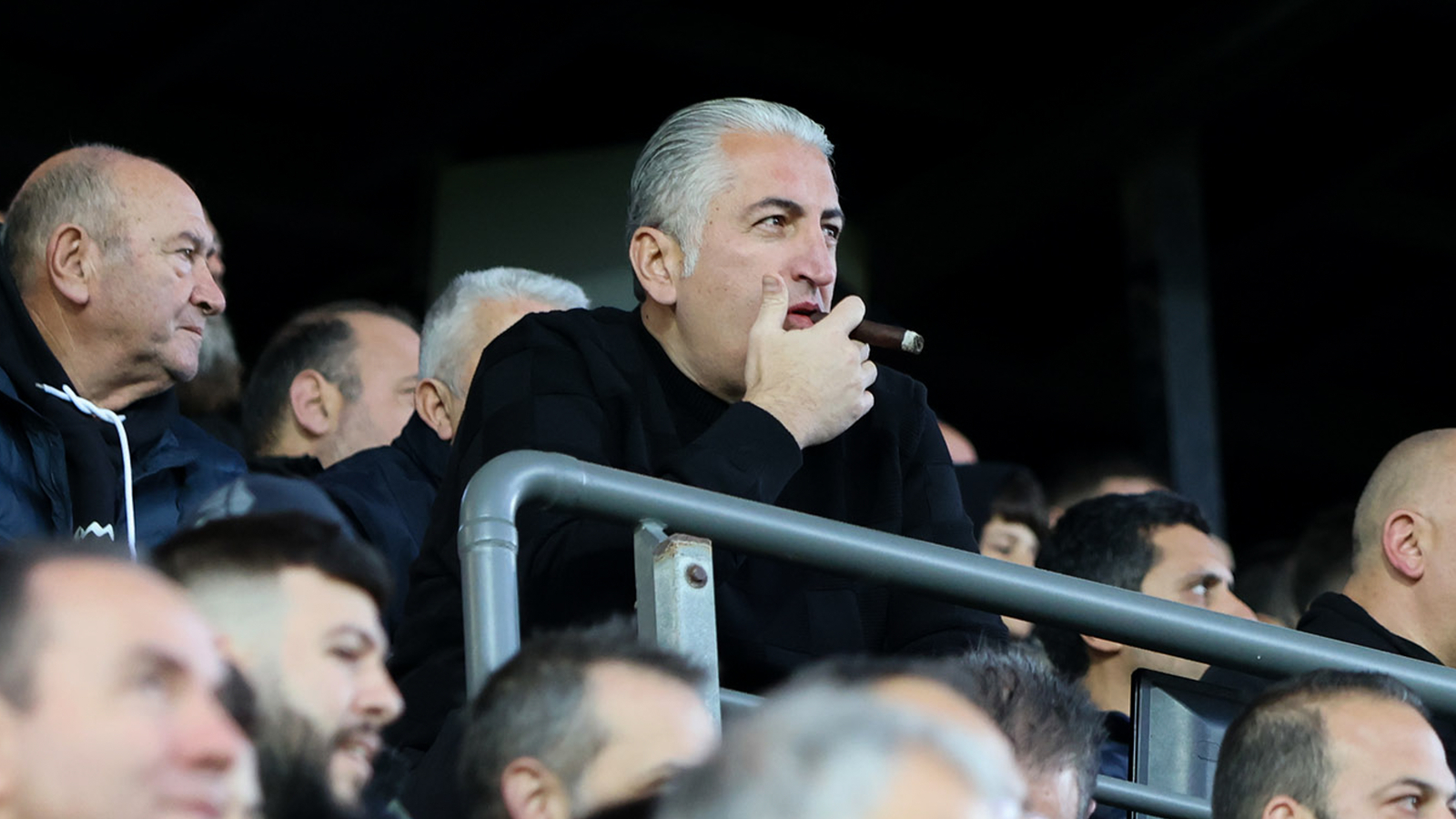 Μπούσης