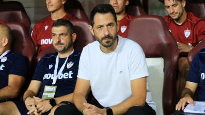 Πετράκης