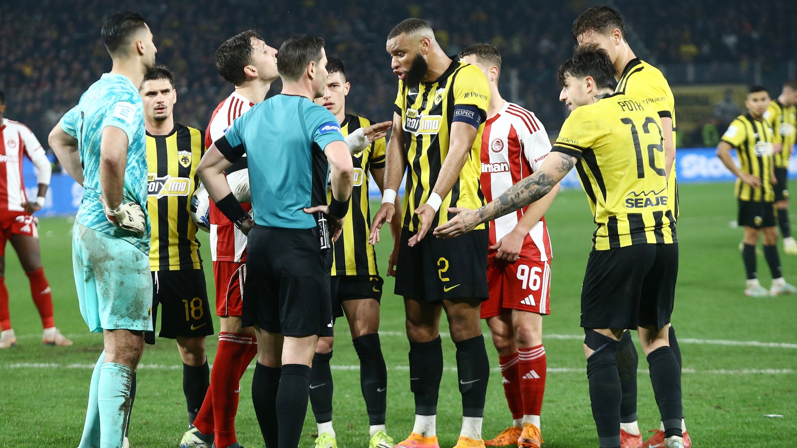 «Κακώς παρενέβη το VAR στο ΑΕΚ – Ολυμπιακός»